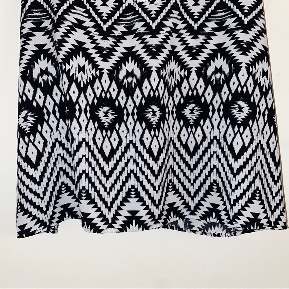 Patterned top - Picture 3 of 6
